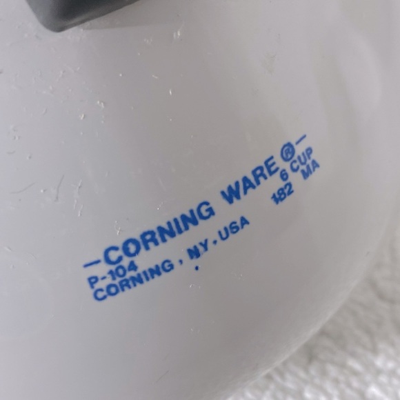 Vintage Corningware Blue Cornflower 6 Cup Teapot - Picture 2 of 11